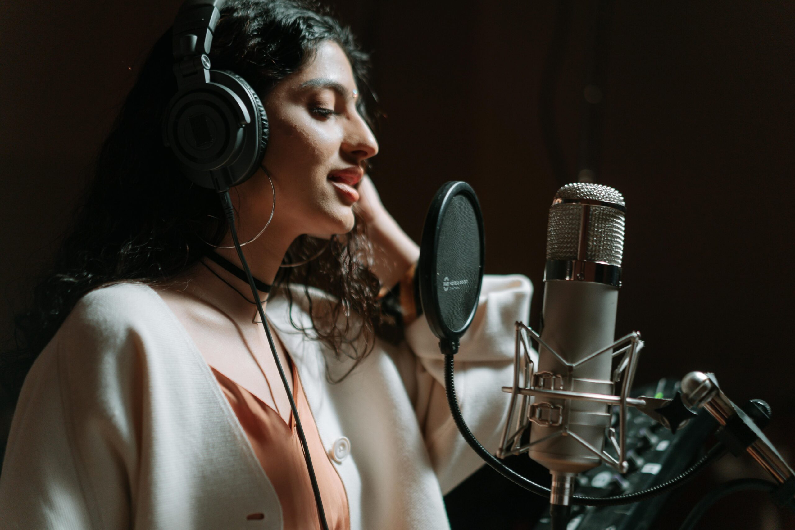Voiceover or talking head decision in a video recording session